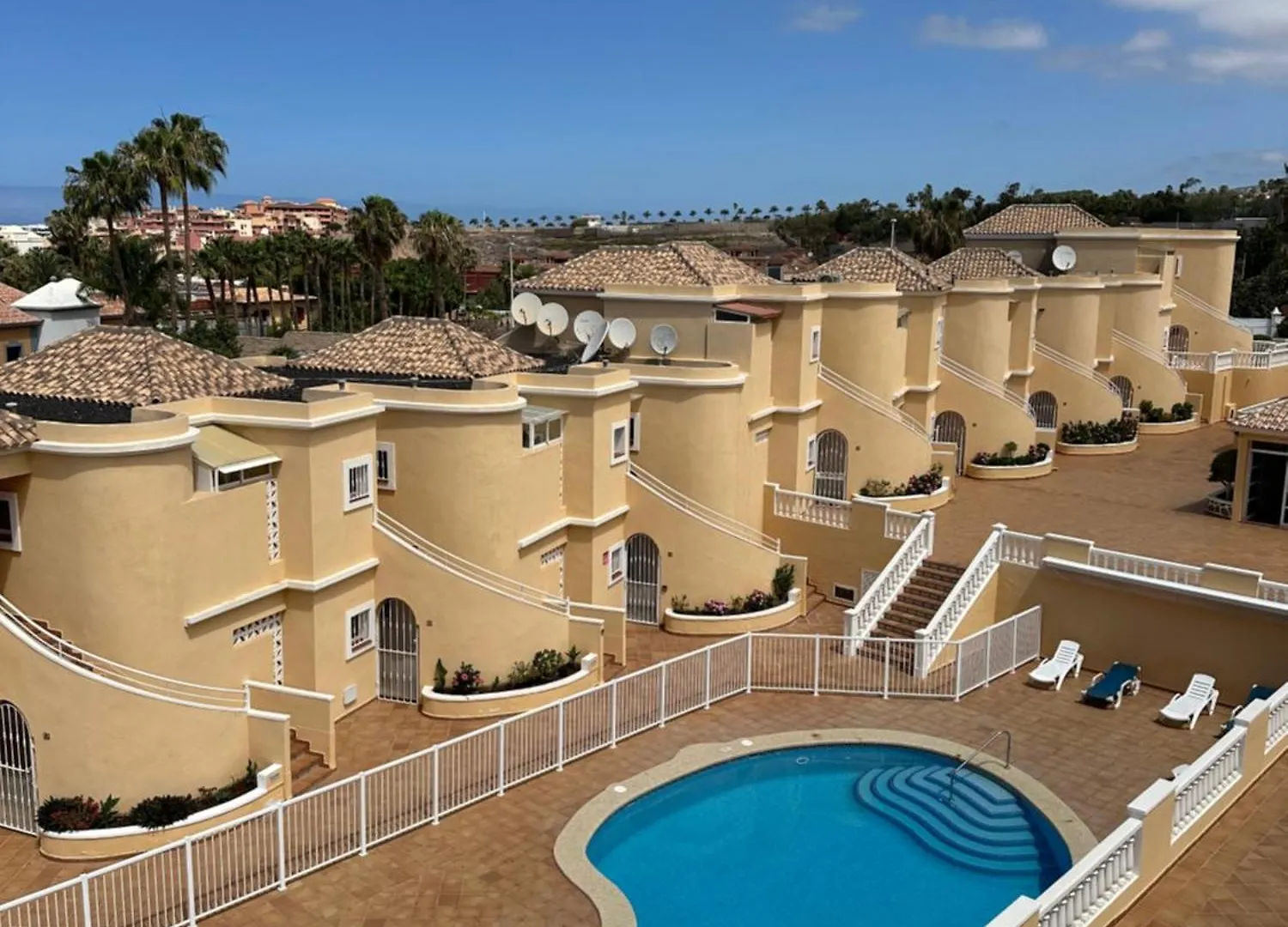 Apartamento Con Jacuzzi Y Vistas 아데제 0*,
